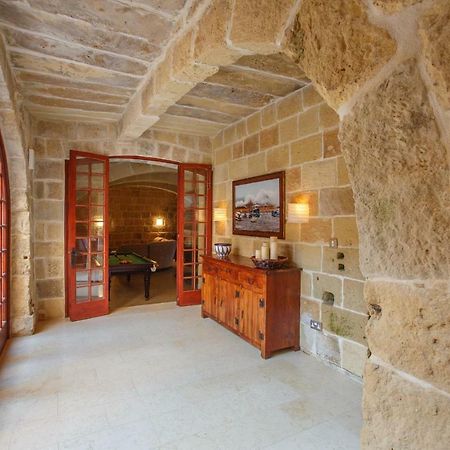 Il-Veduta Holiday Farmhouse With Sunny Private Pool In Island Of Gozo Għarb Dış mekan fotoğraf