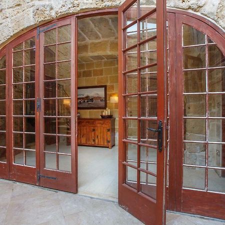 Il-Veduta Holiday Farmhouse With Sunny Private Pool In Island Of Gozo Għarb Dış mekan fotoğraf