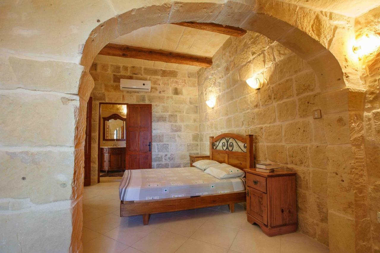 Il-Veduta Holiday Farmhouse With Sunny Private Pool In Island Of Gozo Għarb Dış mekan fotoğraf