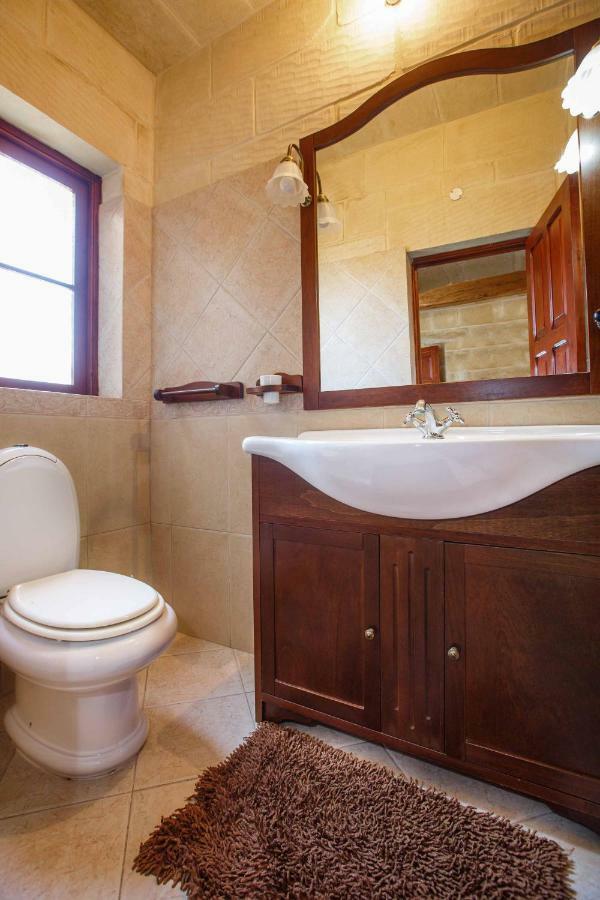 Il-Veduta Holiday Farmhouse With Sunny Private Pool In Island Of Gozo Għarb Dış mekan fotoğraf