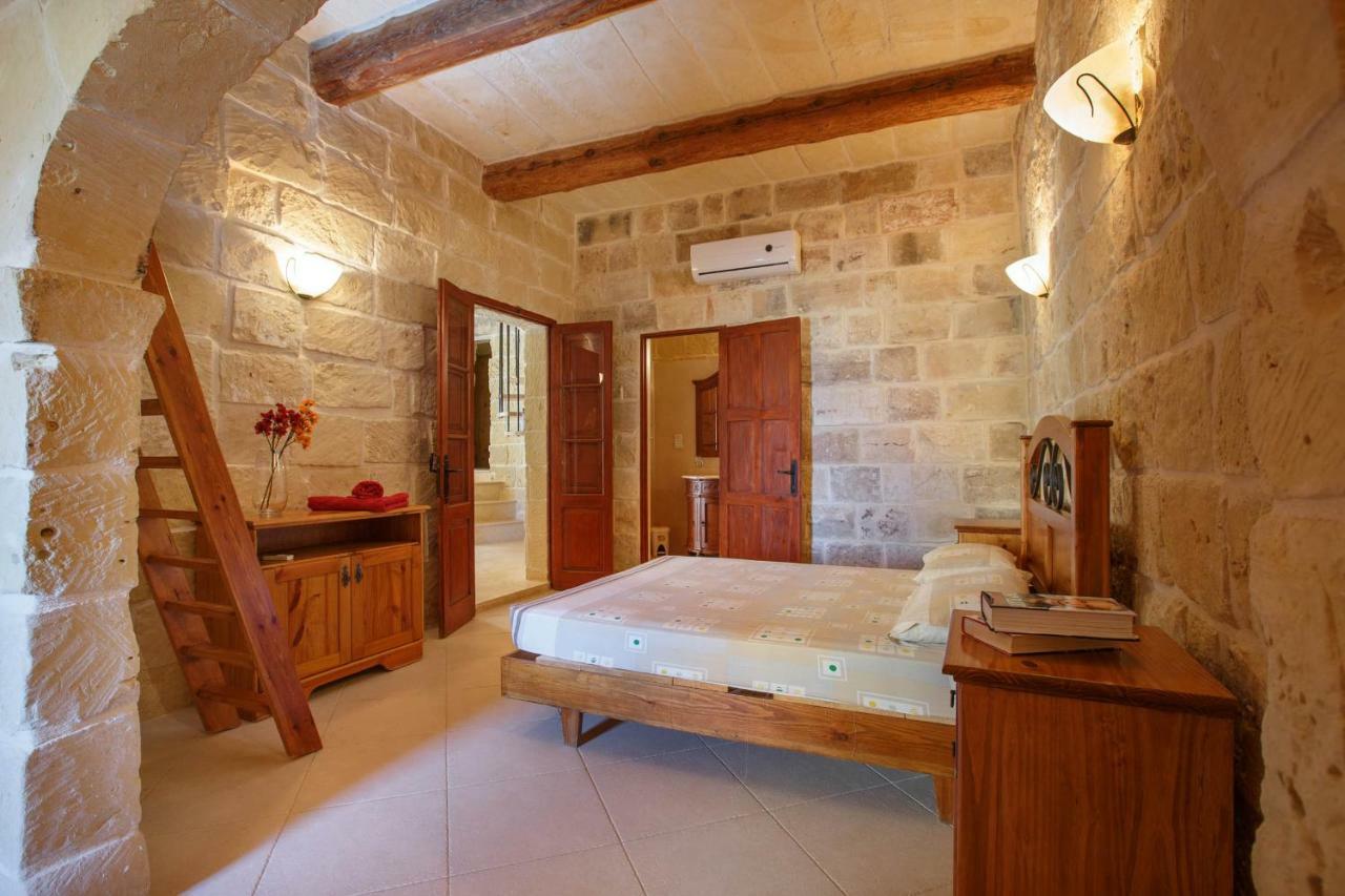 Il-Veduta Holiday Farmhouse With Sunny Private Pool In Island Of Gozo Għarb Dış mekan fotoğraf