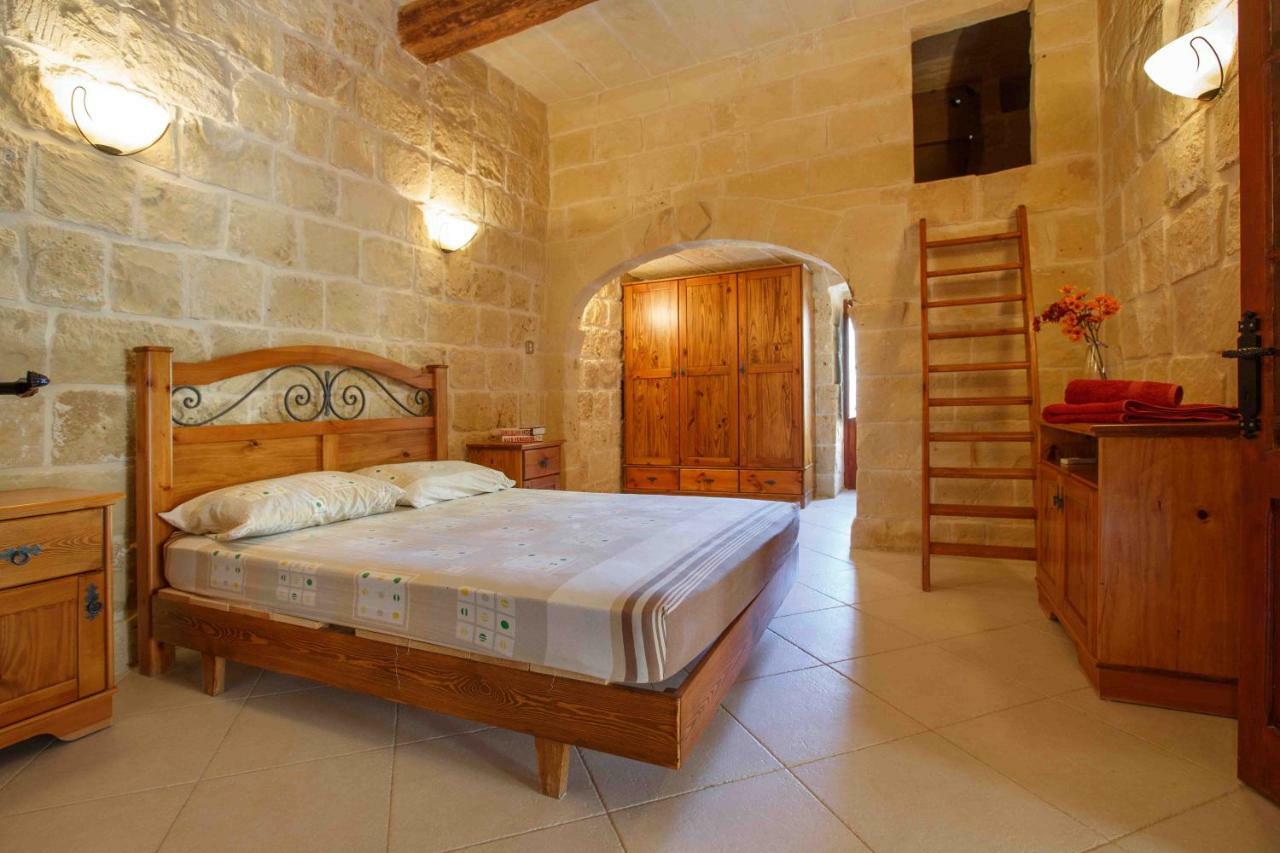 Il-Veduta Holiday Farmhouse With Sunny Private Pool In Island Of Gozo Għarb Dış mekan fotoğraf