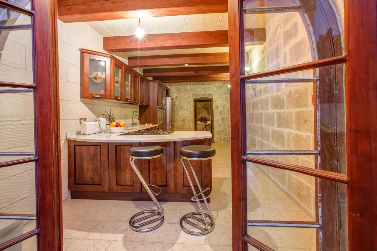 Il-Veduta Holiday Farmhouse With Sunny Private Pool In Island Of Gozo Għarb Dış mekan fotoğraf